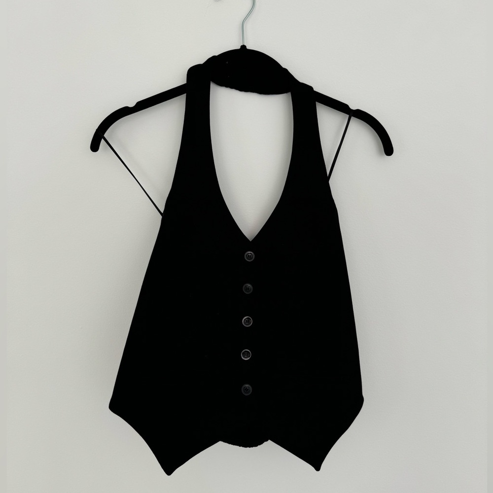 GSTQ black vest